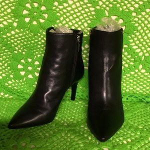 MICHAEL KORS ANKLE BOOTS